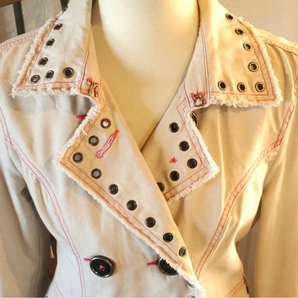 Raw Edge Studded Grommet Cream Jacket with Pink Stitching Size Large - Picture 2 of 2